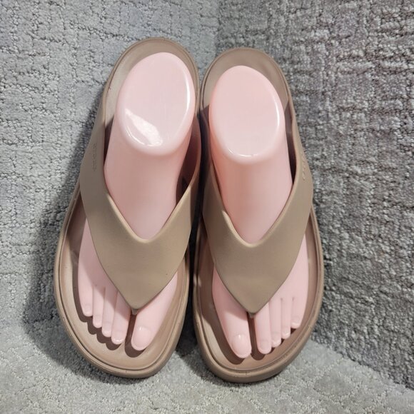 Crocs Getaway Women’s Size 11 US Tan Platform Flip Flop Sandals 209410 - Picture 5 of 12